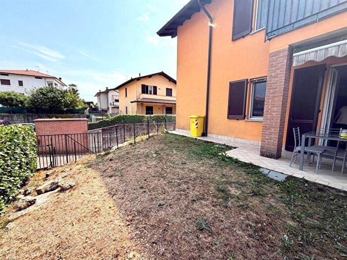 Appartamento trilocale in affitto in Via De Amicis, Centro, Mornago