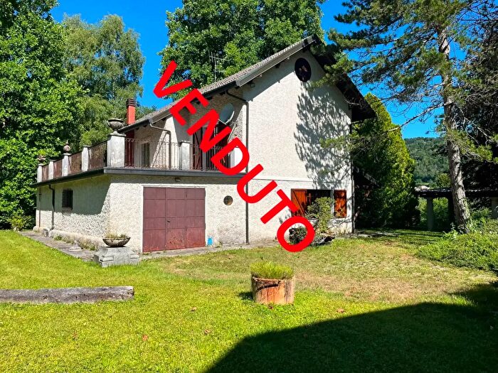 Casa con 8 locali in vendita in Via Aramé Snc, Alta Valle Intelvi