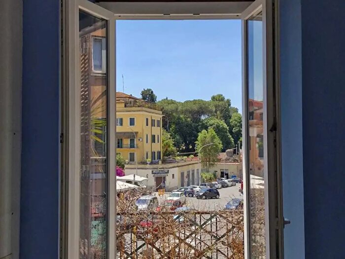 Appartamento quadrilocale in vendita in Via Nomentana, Roma