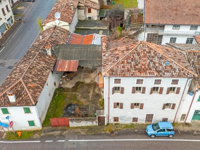 Casa con 12 locali in vendita in Via Minazzi, Badia Calavena