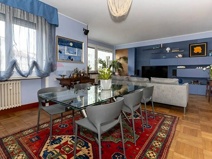 Appartamento con 5 locali in vendita in Via Andrea Doria, Milano