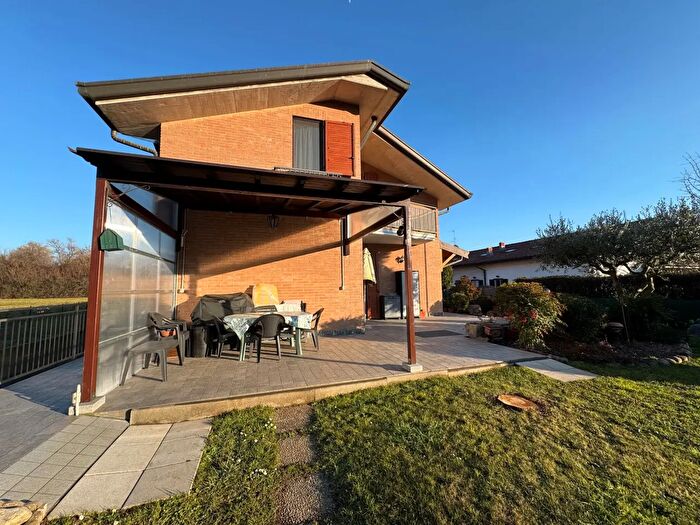 Case in Vendita e in Affitto - 2