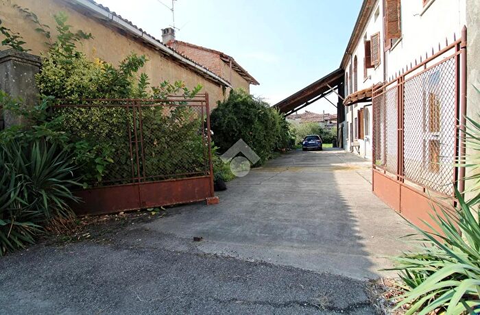 Casa quadrilocale in vendita in Via Gioberti, Cornale e Bastida