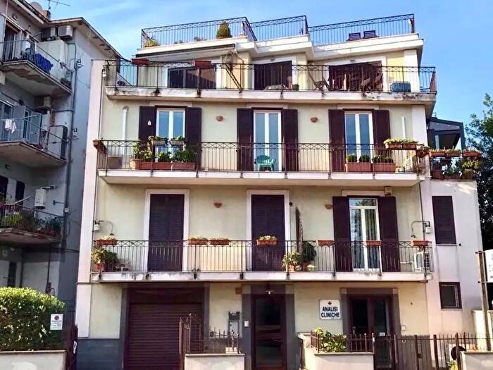 Appartamento quadrilocale in vendita in Via Anfiteatro, Pozzuoli