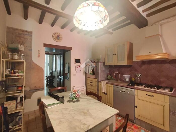 Casa con 5 locali in vendita in Via dei Quartieri, Foligno