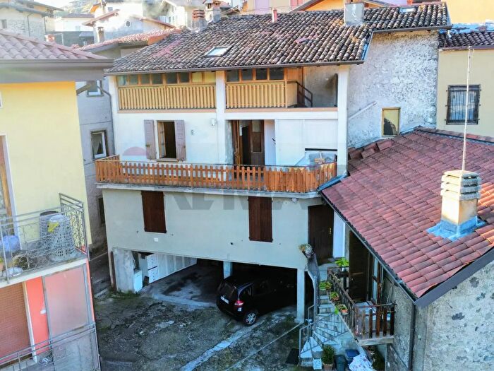 Appartamento quadrilocale in vendita in Costa Volpino