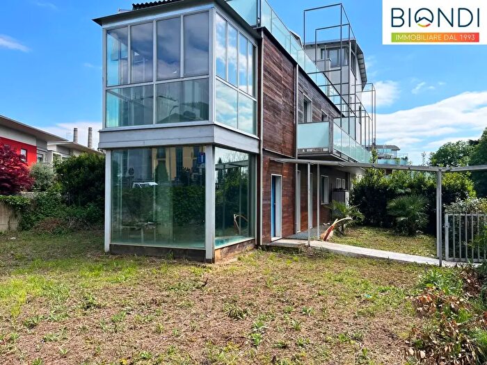Casa con 5 locali in vendita in Via Acerbis, Alzano Lombardo