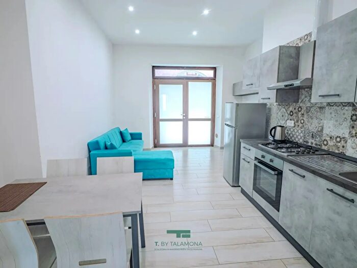 Appartamento bilocale in vendita in Porto Valtravaglia