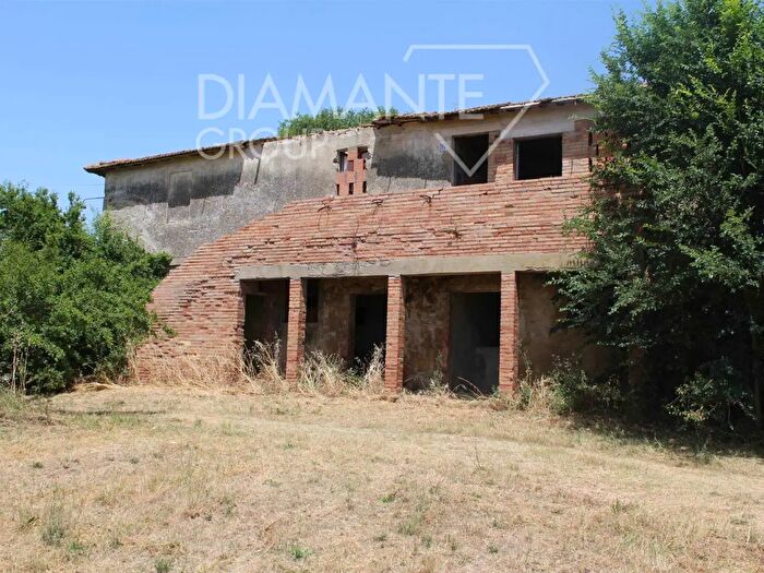 Casa con 10 locali in vendita in Marsciano