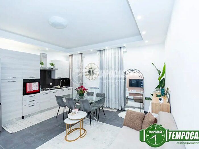 Appartamento trilocale in vendita in Via Angelo Bacchetta, Crema