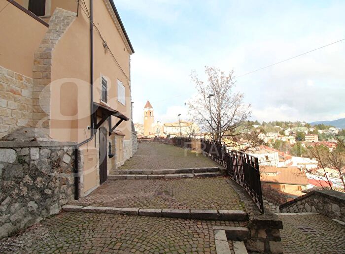 Appartamento trilocale in vendita in Via Immacolata, Rivisondoli