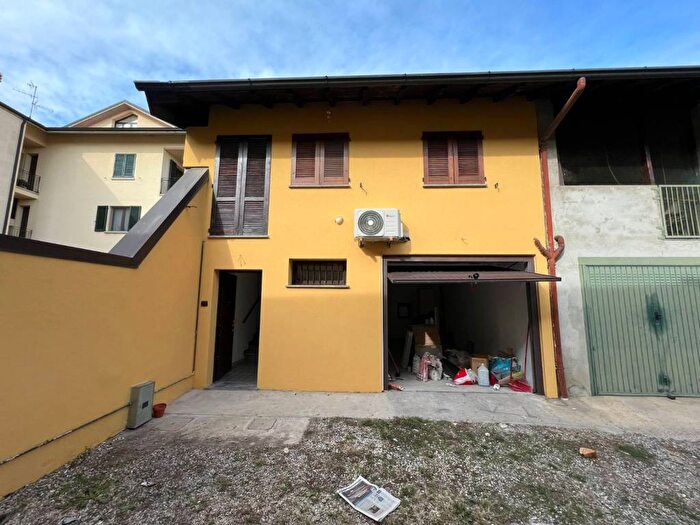 Appartamento bilocale in affitto in Via San Bartolomeo, Villanova, Bernareggio