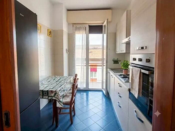 Appartamento trilocale in vendita in Via San Remo, Modena