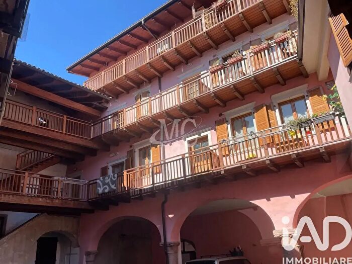 Appartamento quadrilocale in vendita in Piazza Cesare Battisti, Pomarolo