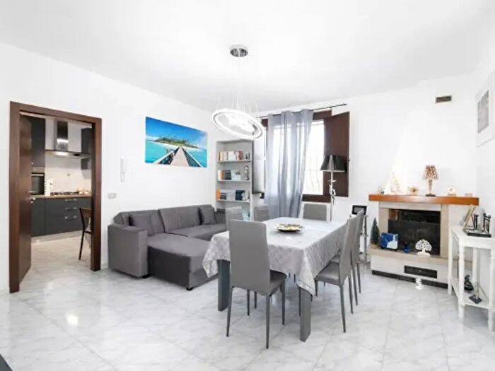 Casa con 6 locali in vendita in Ravenna