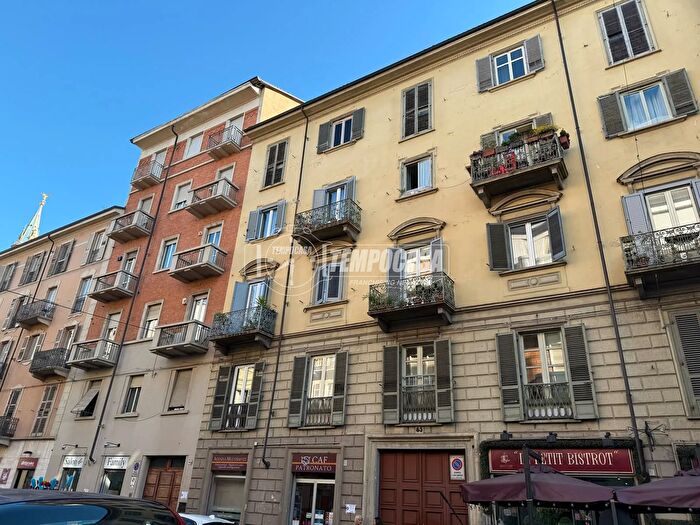 Appartamento quadrilocale in vendita in Via San Donato, Torino