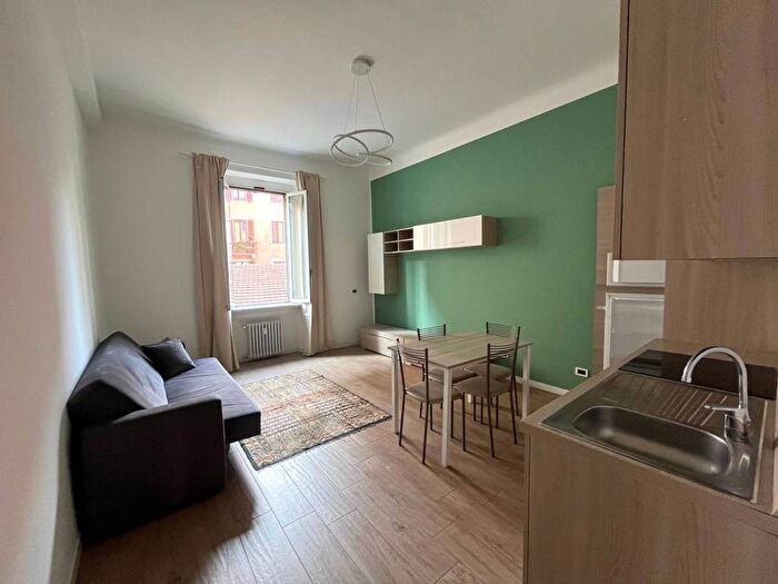 Appartamento trilocale in affitto in Via Piacenza, Porta Romana Medaglie dOro, Milano