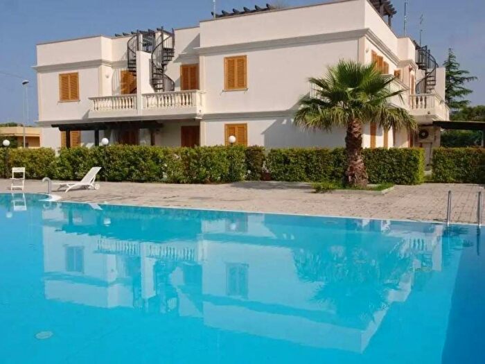Appartamento trilocale in affitto in via Cino, Nardò