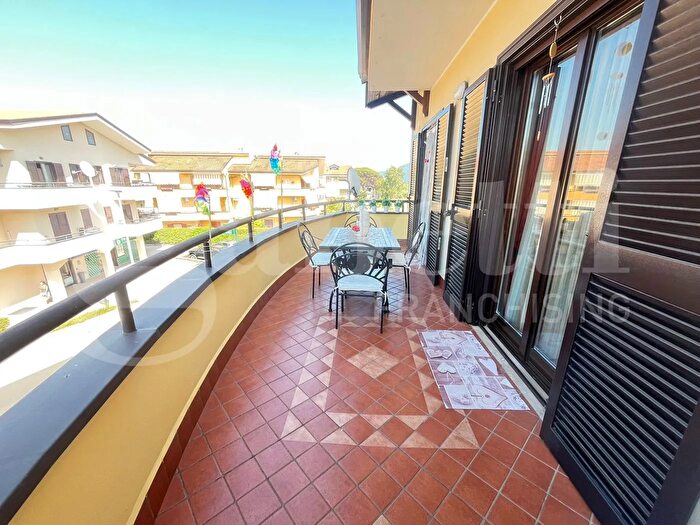 Appartamento con 5 locali in vendita in Via Luciani, Vitulazio