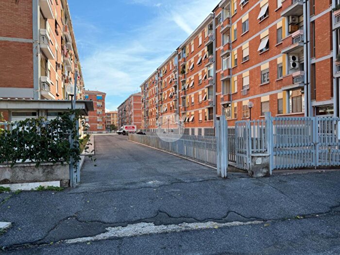 Appartamento trilocale in vendita in Via Nicola Parravano, Roma