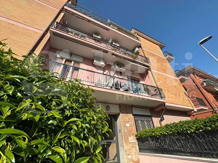 Appartamento quadrilocale in vendita in Via Enrico De Nicola, Marino