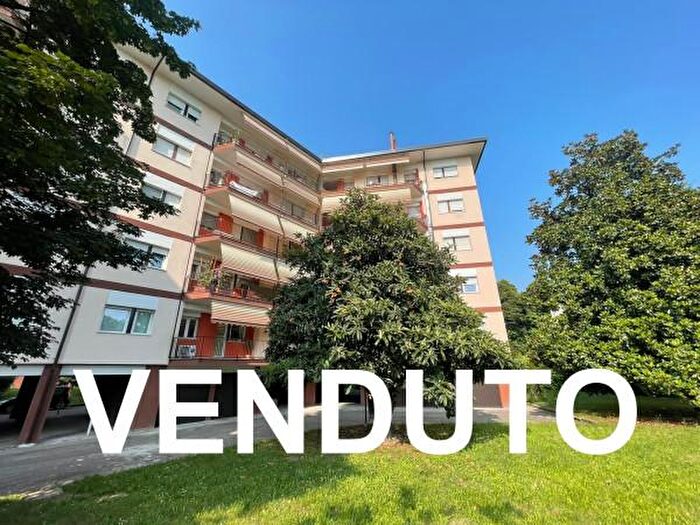 Appartamento trilocale in vendita in Via Luigi Girardi, Legnano