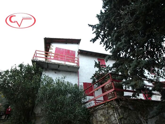 Casa con 6 locali in vendita in Strada Provinciale BrolloPoggio alla Croce, Figline e Incisa Valdarno
