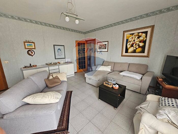 Appartamento con 5 locali in vendita in Via Toscana, Ragusa