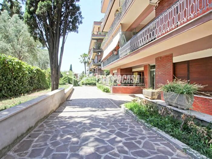 Appartamento trilocale in vendita in Roma