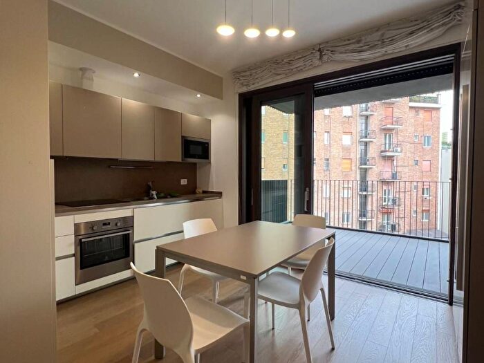 Appartamento trilocale in affitto in Viale Severino Boezio, Sempione, Milano