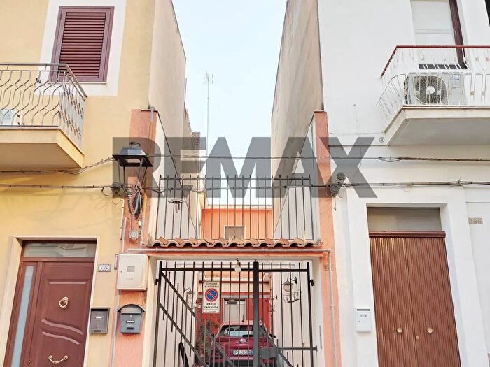 Casa con 7 locali in vendita in Via Nino Bixio, Vittoria