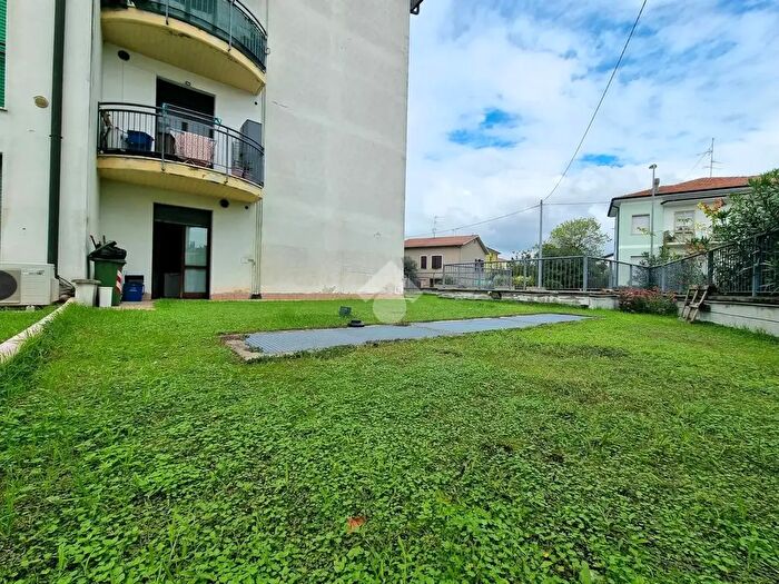 Appartamento trilocale in vendita in Via Fratelli Cervi, Borgo Virgilio