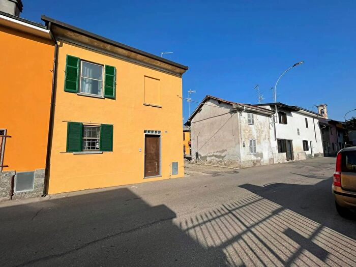 Case in Vendita e in Affitto - 2