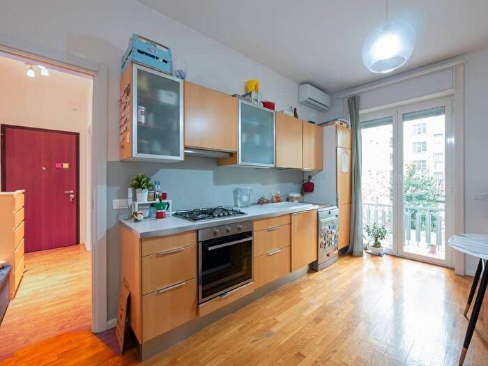 Appartamento bilocale in affitto in Via dei Fiordalisi, Lorenteggio, Milano