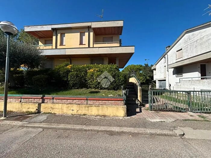 Casa quadrilocale in vendita in Via dello Sport, Alfonsine