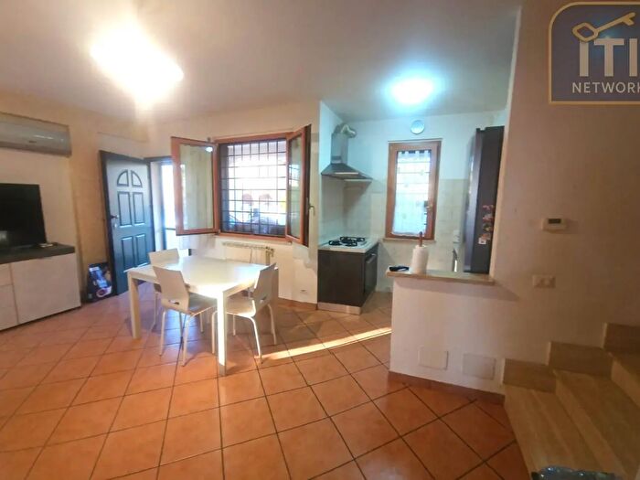 Casa con 5 locali in vendita in Via Mar Rosso, Pomezia