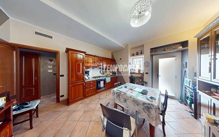 Appartamento trilocale in vendita in Via Renato Martorelli, Torino