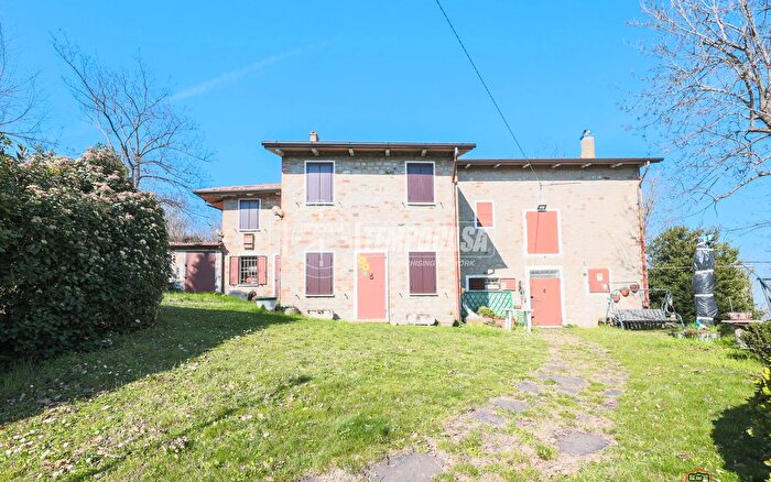 Casa con 11 locali in vendita in Via Giuseppe Tanari, Castel San Pietro Terme