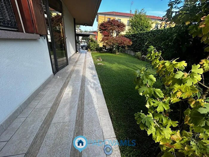 Casa con 5 locali in vendita in Via Ceron, Padova