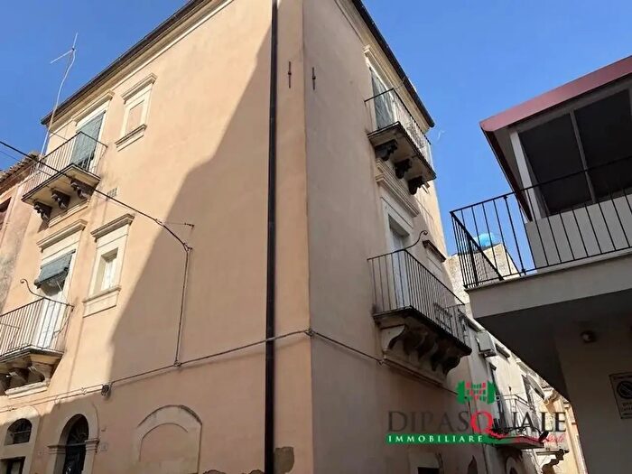 Casa con 6 locali in vendita in Via TenAntoci, Ragusa