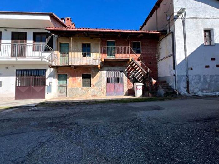 Casa quadrilocale in vendita in Frazione Virani, Monteu Roero