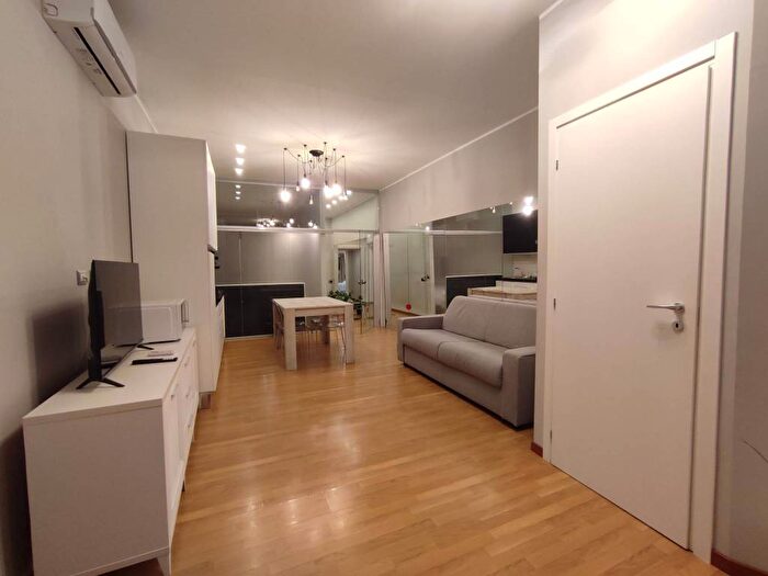 Appartamento trilocale in affitto in Piazza Ernesto De Angeli, De Angeli, Milano