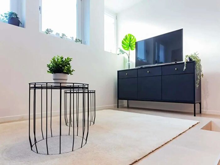 Appartamento monolocale in affitto in Via Val Strona, Milano