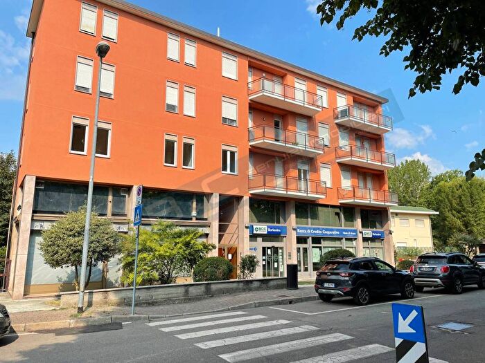 Appartamento quadrilocale in affitto in Via Papa Giovanni XXIII, Centro, Arese