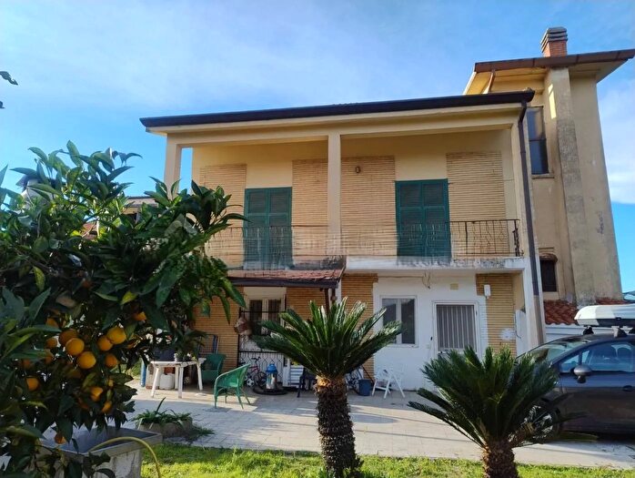 Casa con 14 locali in vendita in Via La Gialla, Sermoneta
