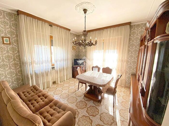 Casa trilocale in vendita in Via Roma, Samarate