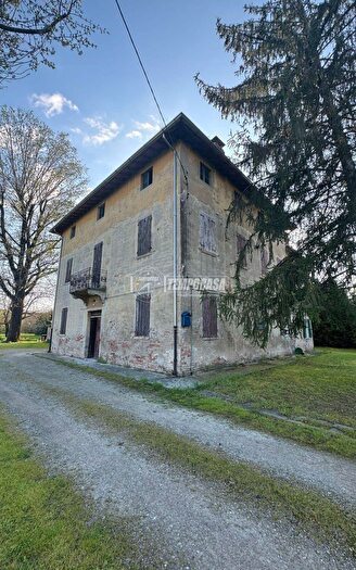 Casa con 5 locali in vendita in Via Carrobbie, Campogalliano