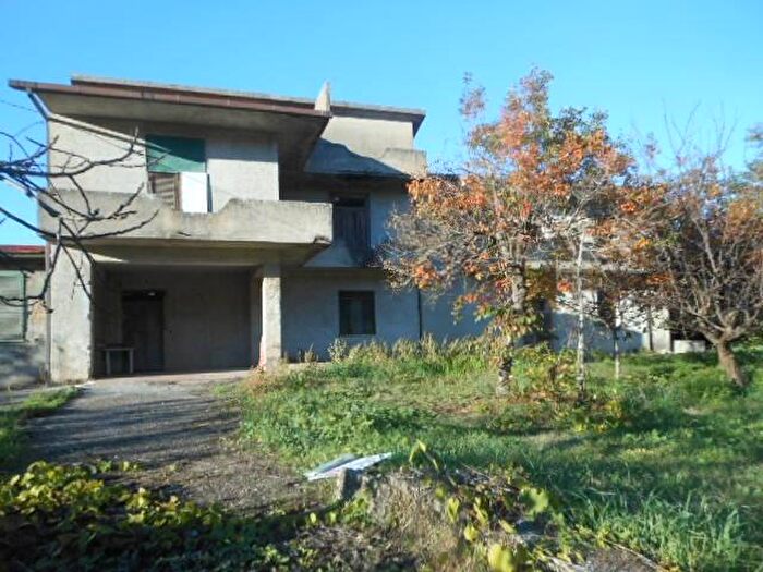 Casa con 12 locali in vendita in Via Carboni, Rocchetta E Croce