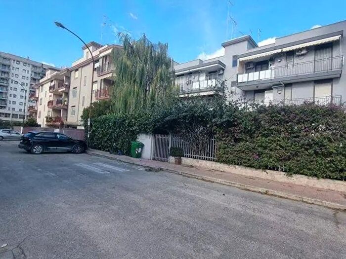 Appartamento quadrilocale in vendita in Via Mar Grande, Taranto