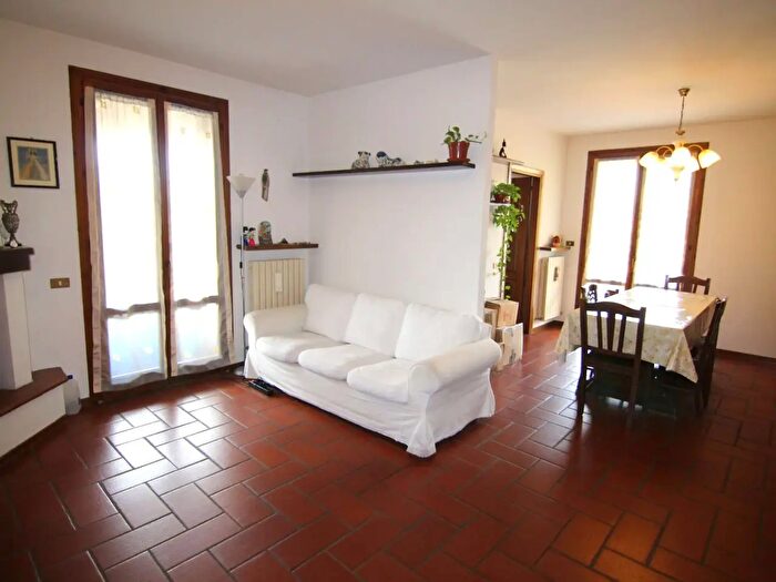 Appartamento con 6 locali in vendita in Scandiano